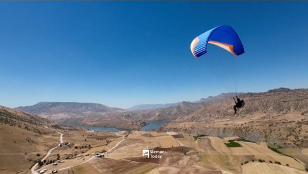 Young Paragliders Soar Above Halabja to Showcase Kurdistan’s Natural Beauty